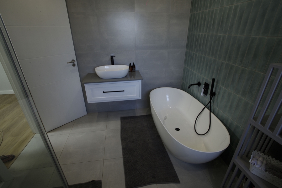 4 Bedroom Property for Sale in Loevenstein Western Cape